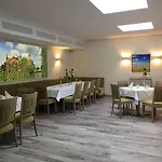 Hotell Fritz Schoene Lage Im Gruenen Mit Regionaler Kueche Kostenfreien Parkplaetzen Und E Ladestation 3*