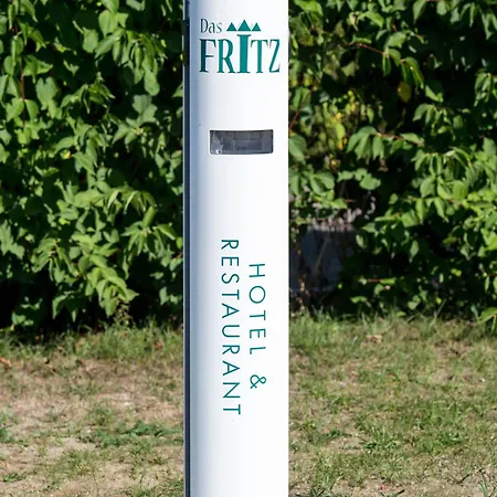 Fritz Schoene Lage Im Gruenen Mit Regionaler Kueche Kostenfreien Parkplaetzen Und E Ladestation 3* シュヴェリーン