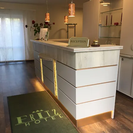 Fritz Schoene Lage Im Gruenen Mit Regionaler Kueche Kostenfreien Parkplaetzen Und E Ladestation 3* シュヴェリーン