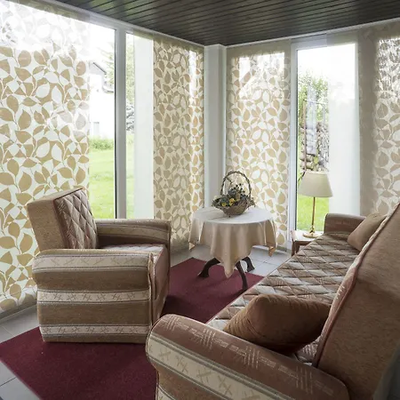 Fritz Schoene Lage Im Gruenen Mit Regionaler Kueche Kostenfreien Parkplaetzen Und E Ladestation 3* シュヴェリーン