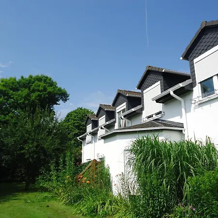 Fritz Schoene Lage Im Gruenen Mit Regionaler Kueche Kostenfreien Parkplaetzen Und E Ladestation ホテル 3*