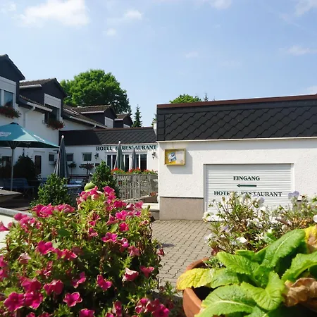 Fritz Schoene Lage Im Gruenen Mit Regionaler Kueche Kostenfreien Parkplaetzen Und E Ladestation Otel Schwerin (Mecklenburg-Vorpommern)