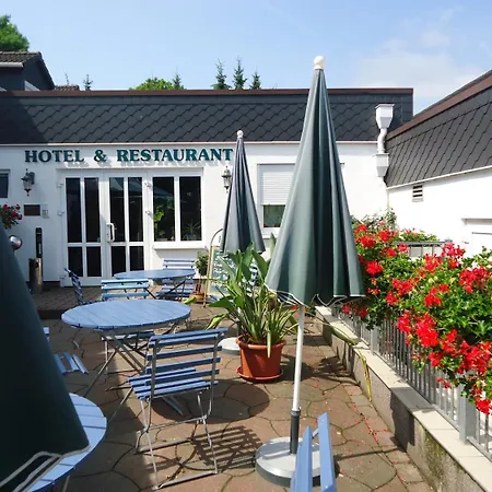 Fritz Schoene Lage Im Gruenen Mit Regionaler Kueche Kostenfreien Parkplaetzen Und E Ladestation 3*