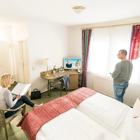 Fritz Schoene Lage Im Gruenen Mit Regionaler Kueche Kostenfreien Parkplaetzen Und E Ladestation ホテル