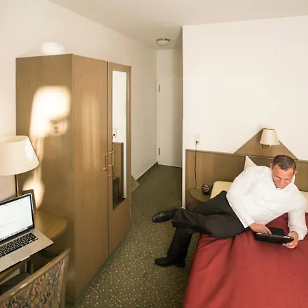 Fritz Schoene Lage Im Gruenen Mit Regionaler Kueche Kostenfreien Parkplaetzen Und E Ladestation ホテル