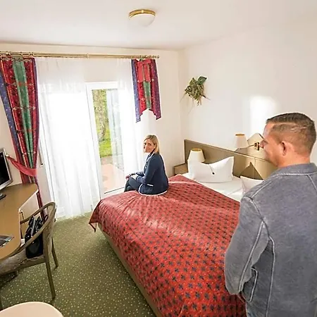 Hotel Fritz Schoene Lage Im Gruenen Mit Regionaler Kueche Kostenfreien Parkplaetzen Und E Ladestation Schwerin (Mecklenburg-Vorpommern)