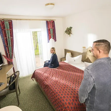 ホテル Fritz Schoene Lage Im Gruenen Mit Regionaler Kueche Kostenfreien Parkplaetzen Und E Ladestation