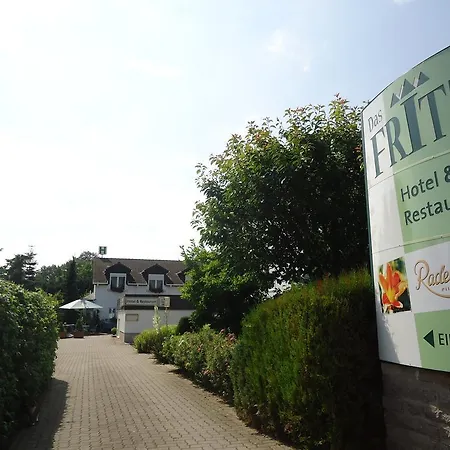 Fritz Schoene Lage Im Gruenen Mit Regionaler Kueche Kostenfreien Parkplaetzen Und E Ladestation ホテル シュヴェリーン