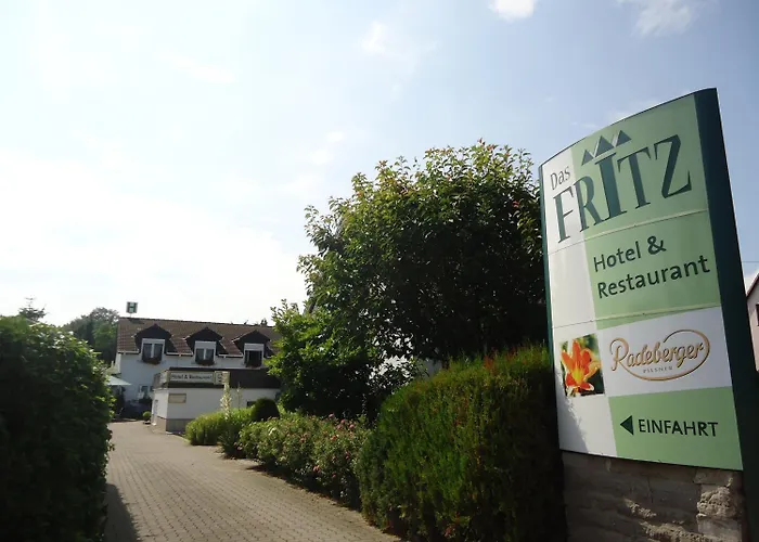ホテル Fritz Schoene Lage Im Gruenen Mit Regionaler Kueche Kostenfreien Parkplaetzen Und E Ladestation シュヴェリーン
