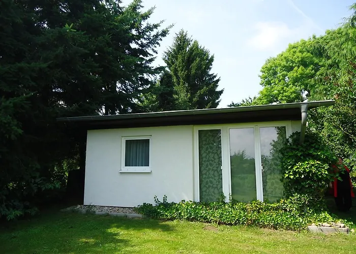 ホテル Fritz Schoene Lage Im Gruenen Mit Regionaler Kueche Kostenfreien Parkplaetzen Und E Ladestation シュヴェリーン